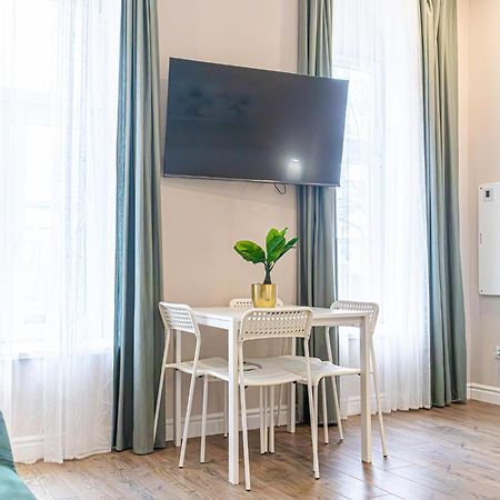 Stylish Studio Apartment Wiener Stadthalle Viena Exterior foto