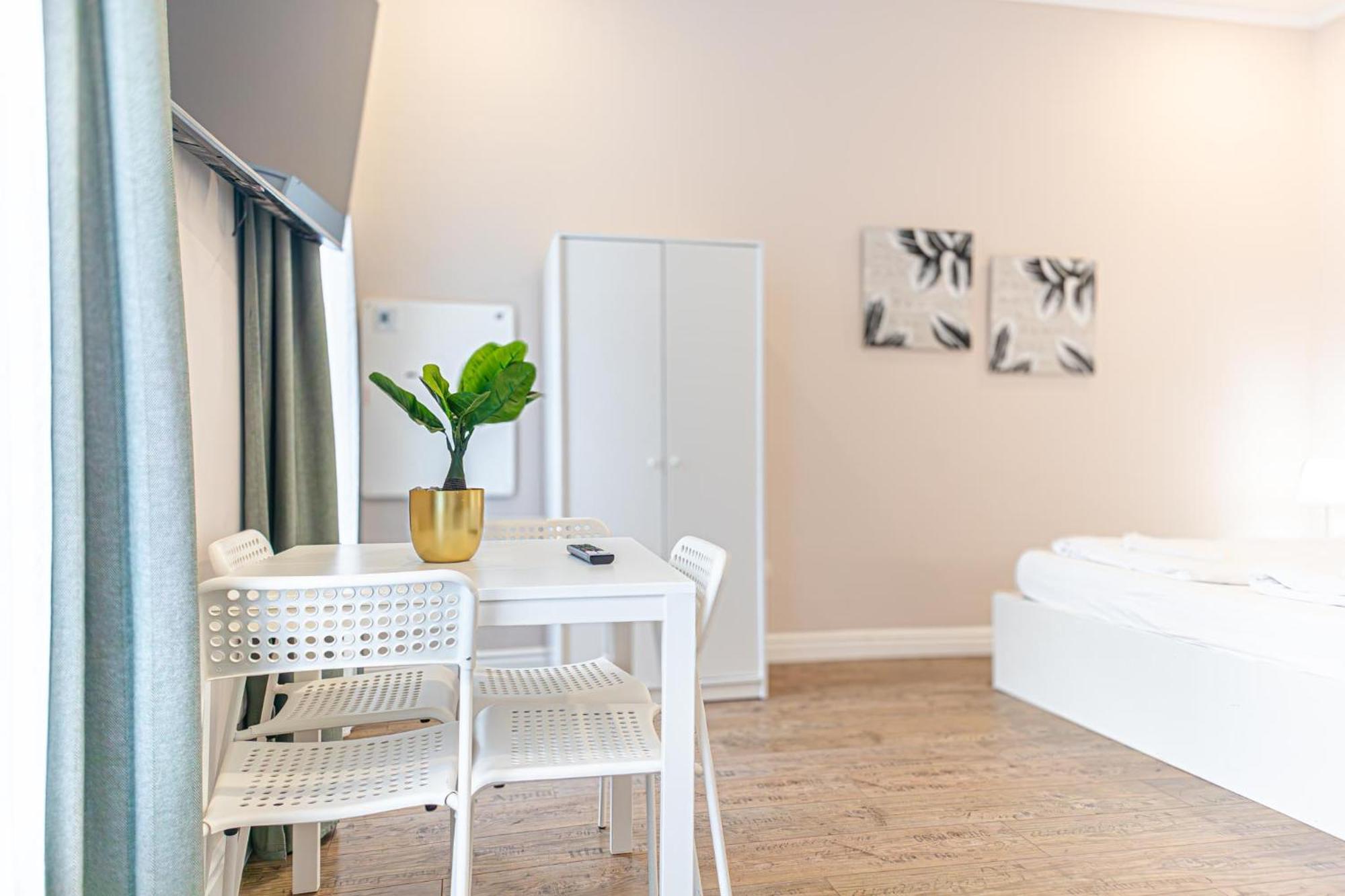 Stylish Studio Apartment Wiener Stadthalle Viena Exterior foto