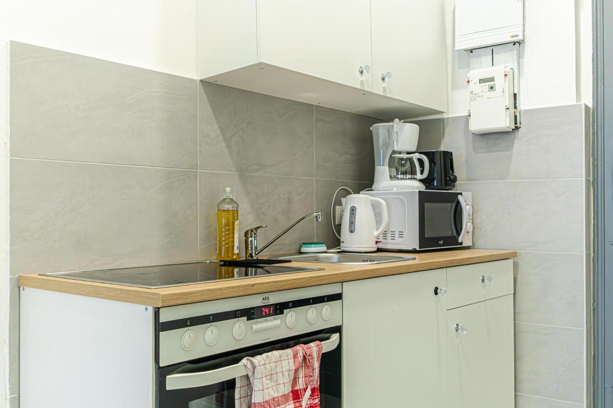 Stylish Studio Apartment Wiener Stadthalle Viena Exterior foto