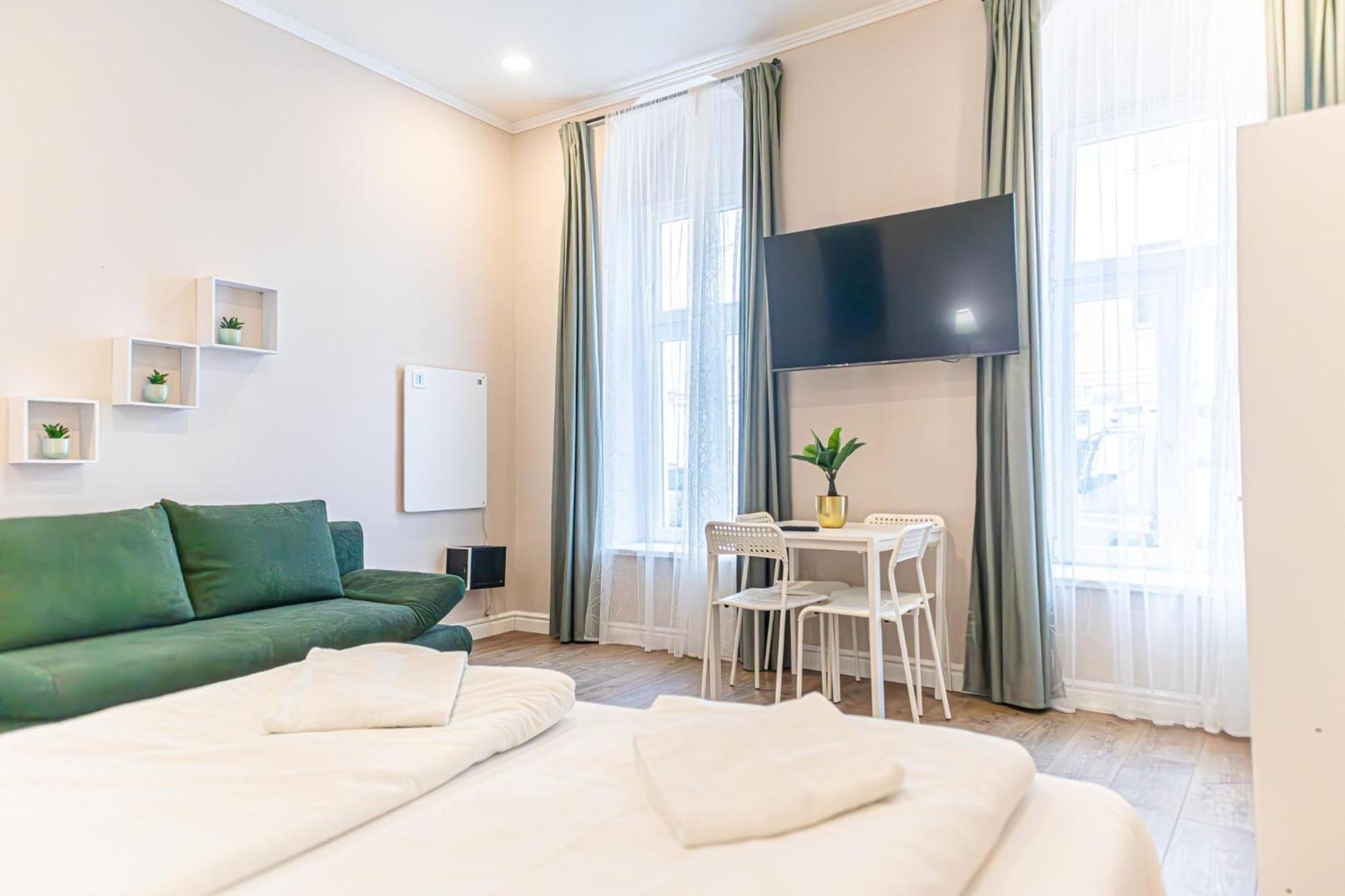 Stylish Studio Apartment Wiener Stadthalle Viena Exterior foto