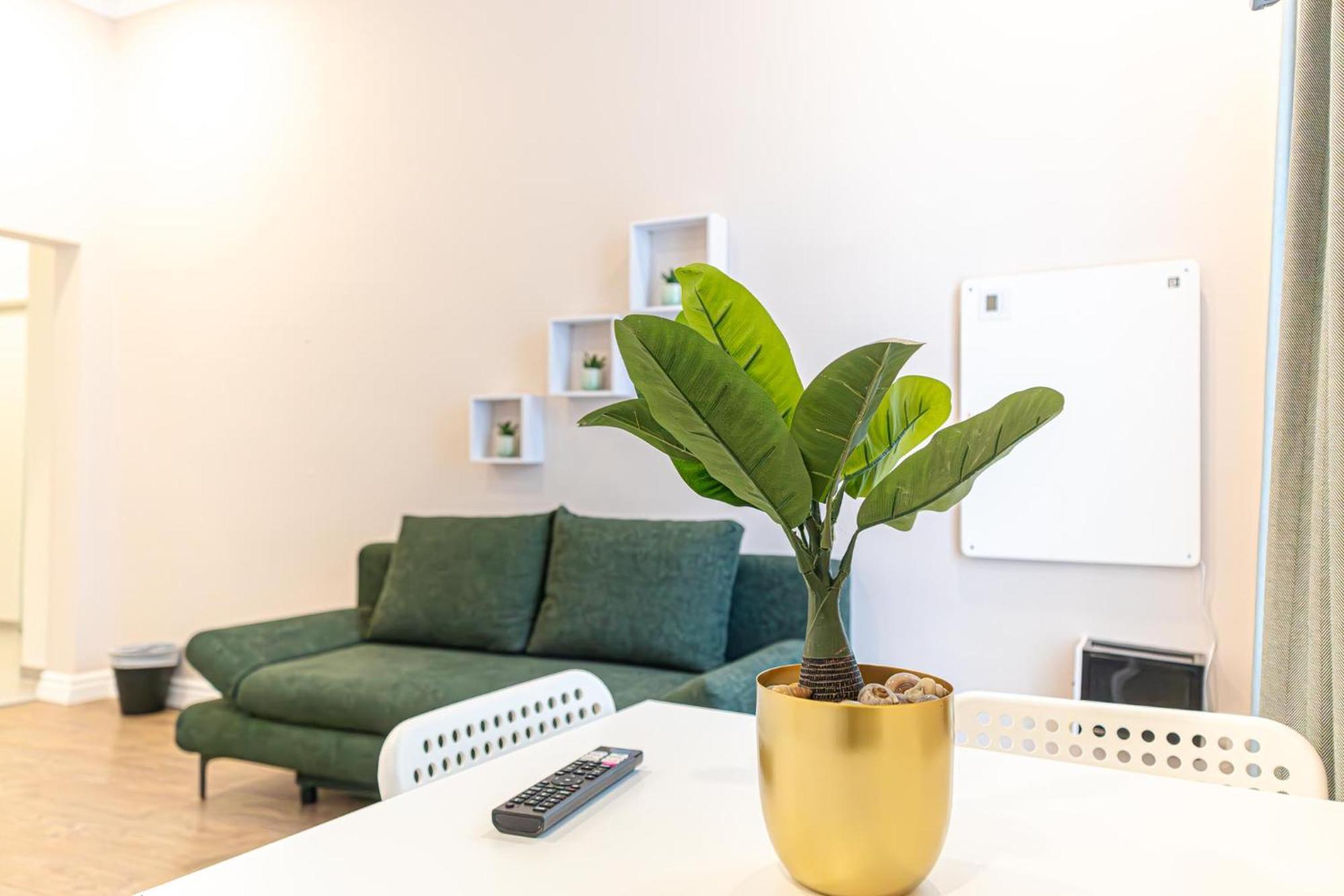 Stylish Studio Apartment Wiener Stadthalle Viena Exterior foto