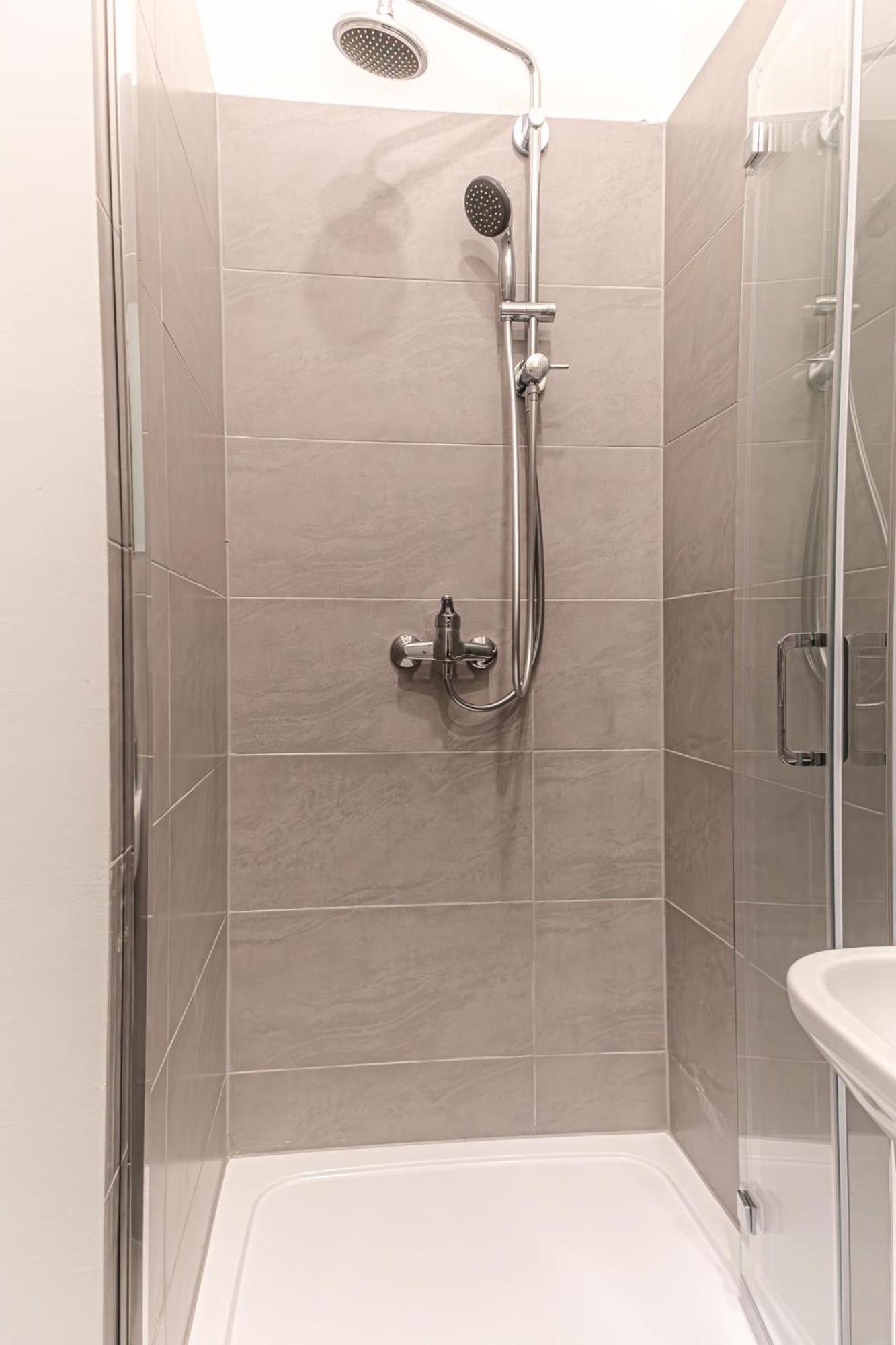 Stylish Studio Apartment Wiener Stadthalle Viena Exterior foto
